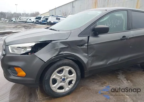 2017 Ford Escape S z USA, uszkodzony, nr VIN 1FMCU0F70HUA27446